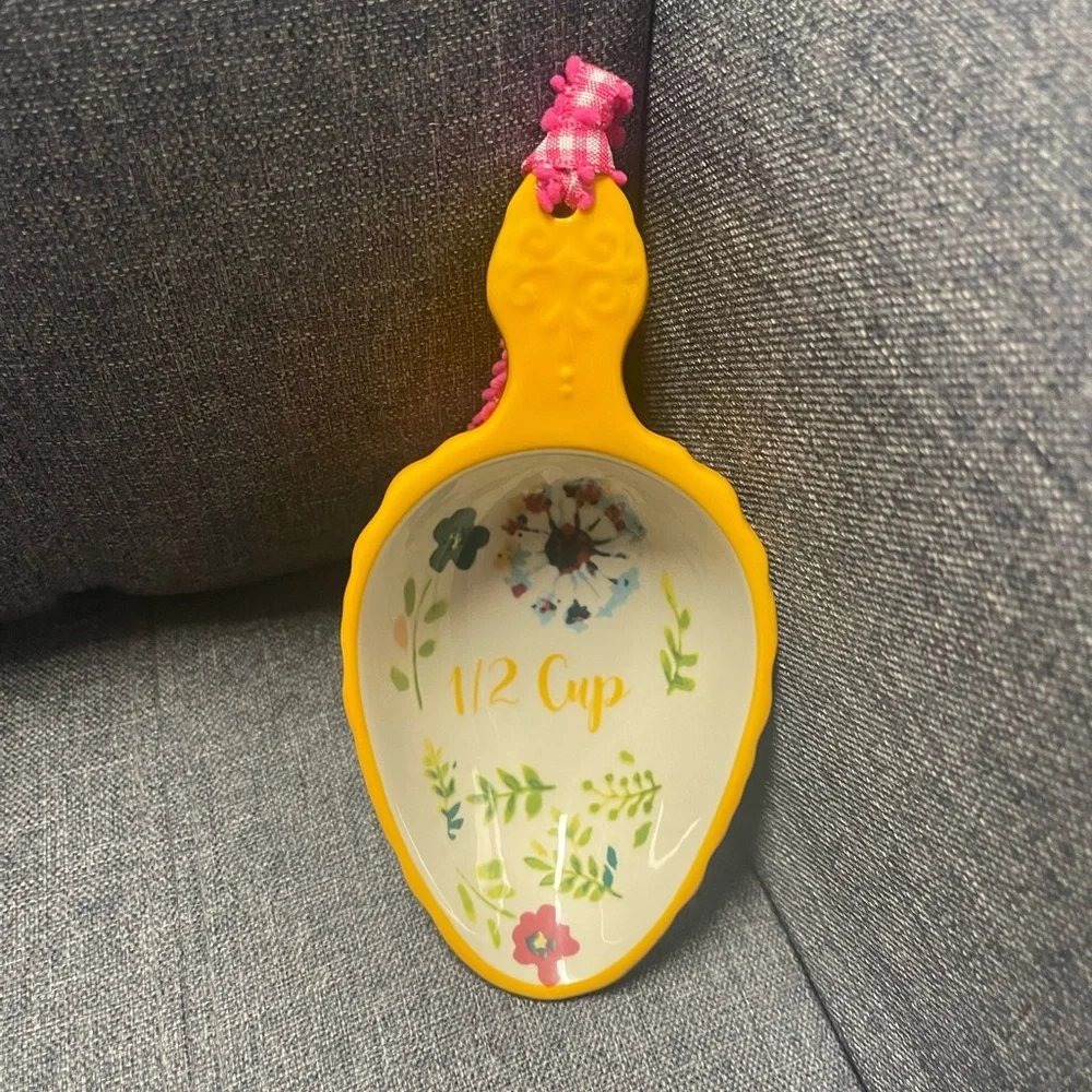 The Pioneer Woman Willow Floral Ceramic Measuring Scoop